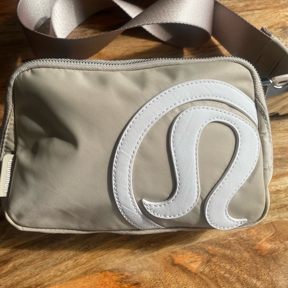 Handbags - Lululemon Everywhere Belt bag